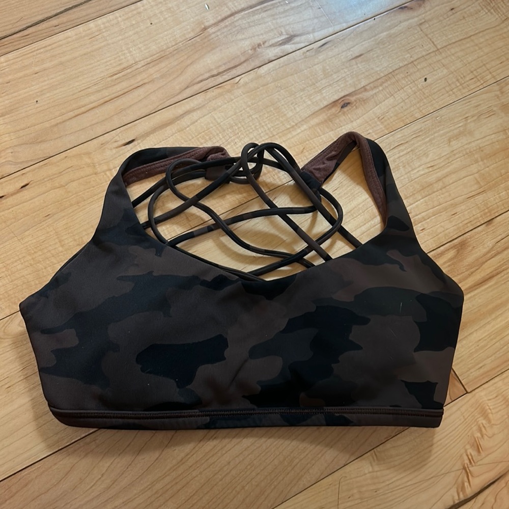 lululemon free to be bra size 4 in a brown camo pattern